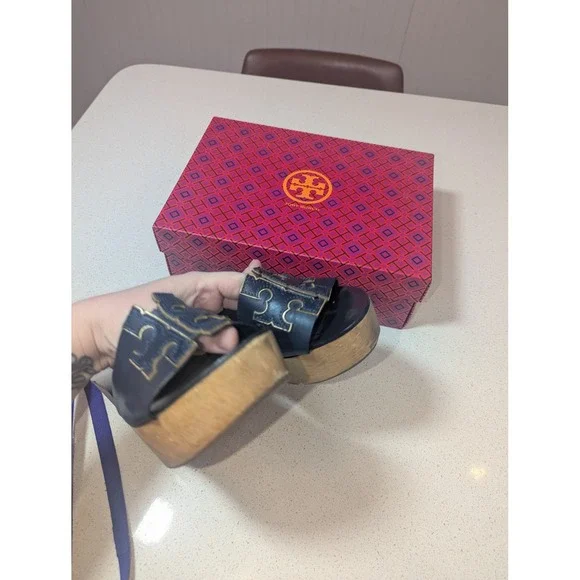 Tory Burch Ines Wedge Slide Women 8.5 Navy Gold Leather 80mm 51985 - Picture 3 of 7